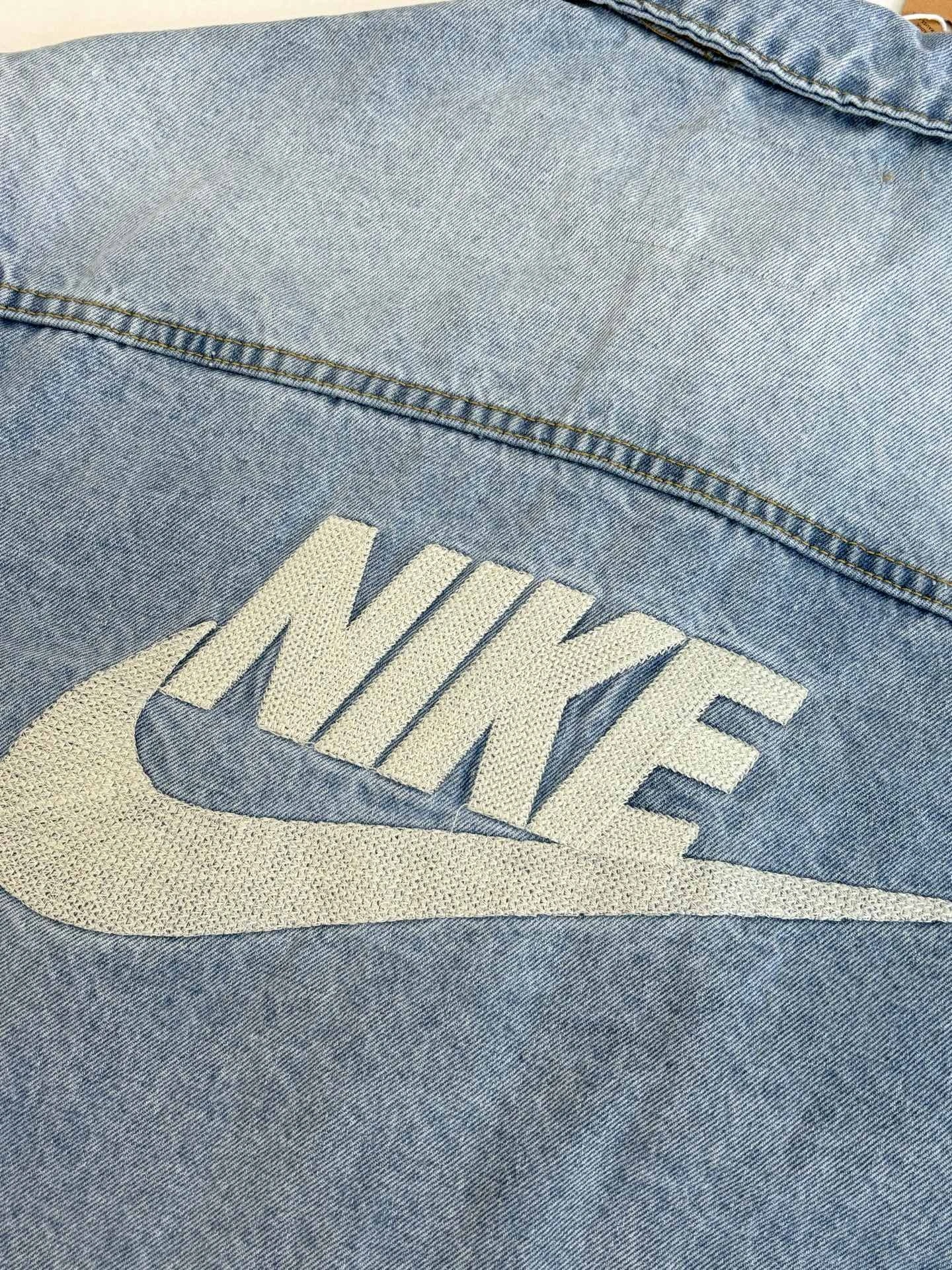 wg.luxury-- 8V Levi’s x Nike embroidery item: E-F431J1722